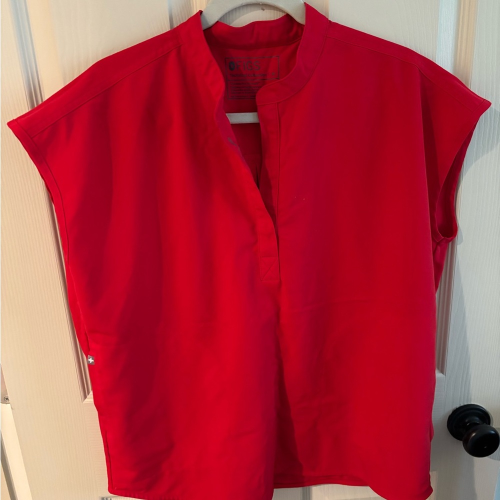 Red Rafaela oversized scrub top (Figs)